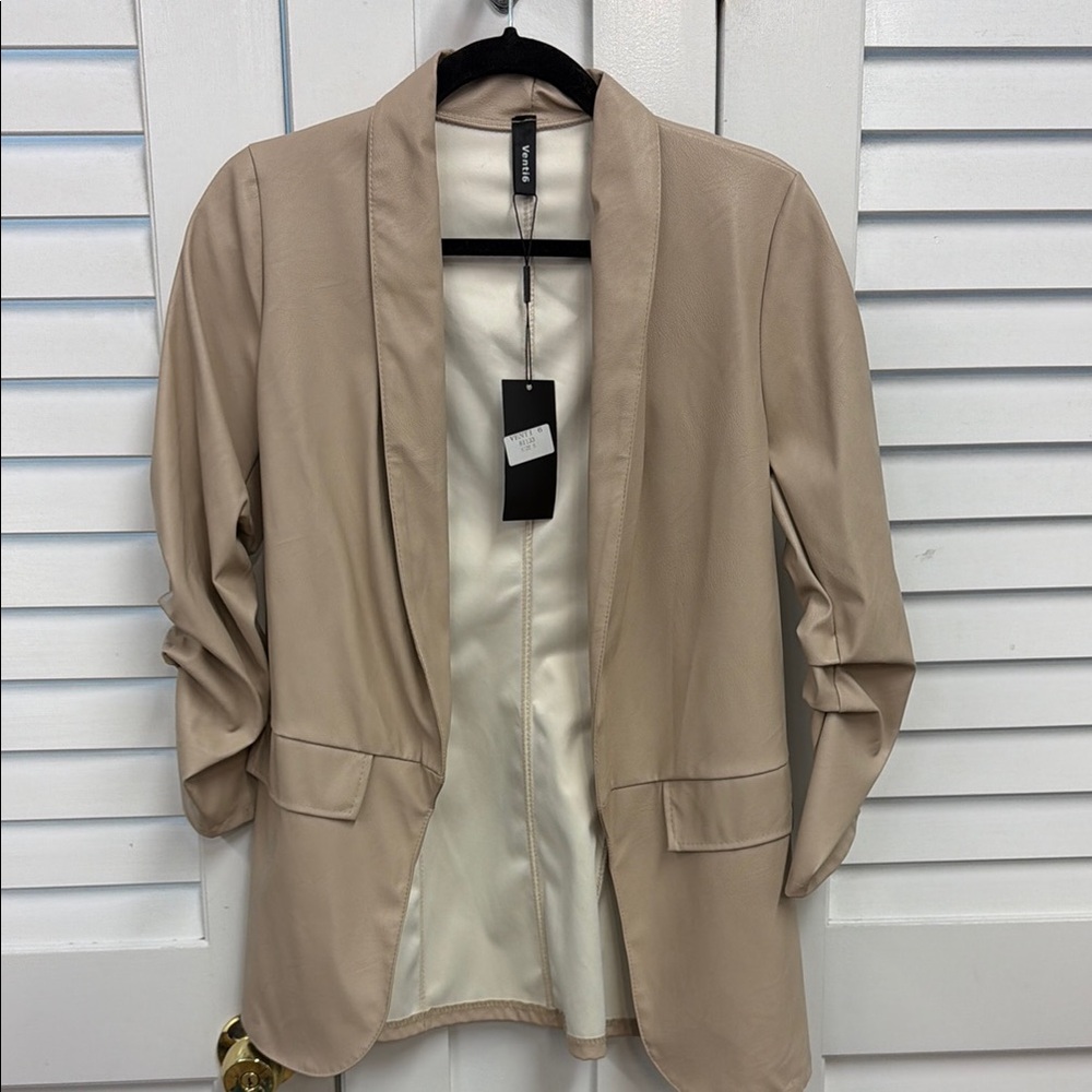 NWT Venti6 tan faux leather blazer with ruched sleeves. Various sizes